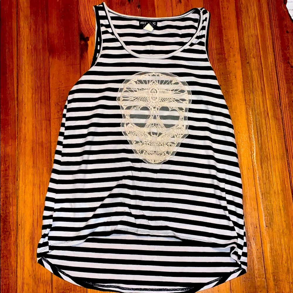 Striped tank top with lace skull